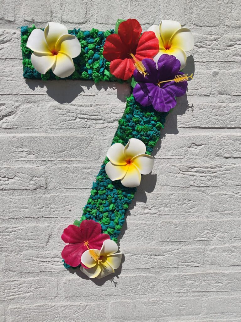 Ananasplant als tropische eyecatcher op een Hawaii feest